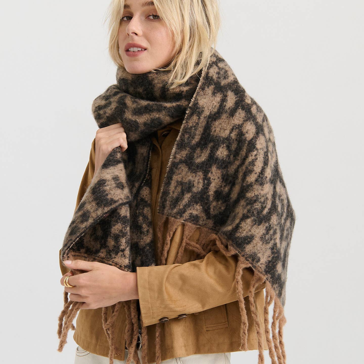 Leopard Patterned Fluffy Scarf