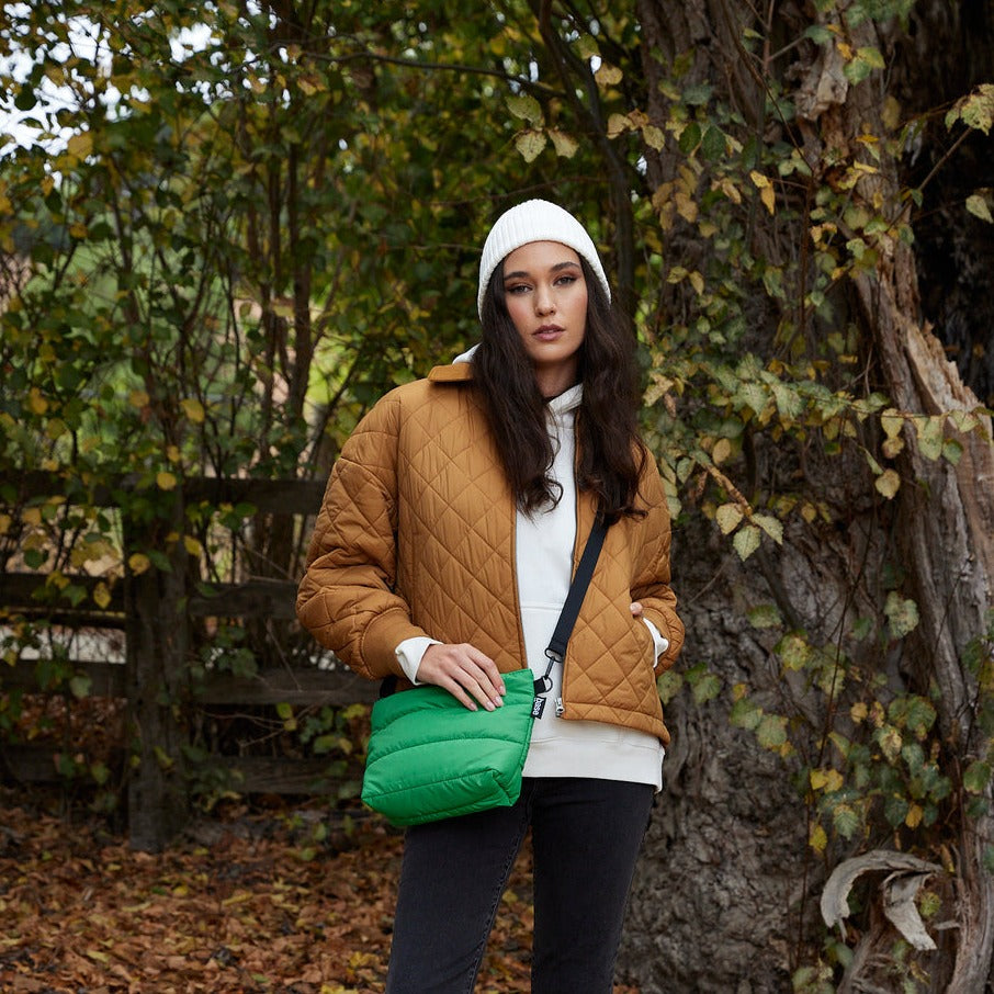 Stash Base Crossbody Cloud Apple