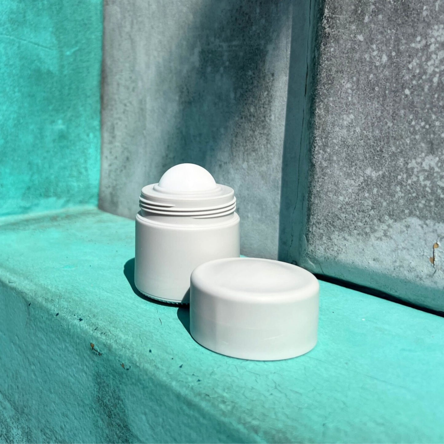 Refillable Sunscreen Applicator Ghost Gum Grey