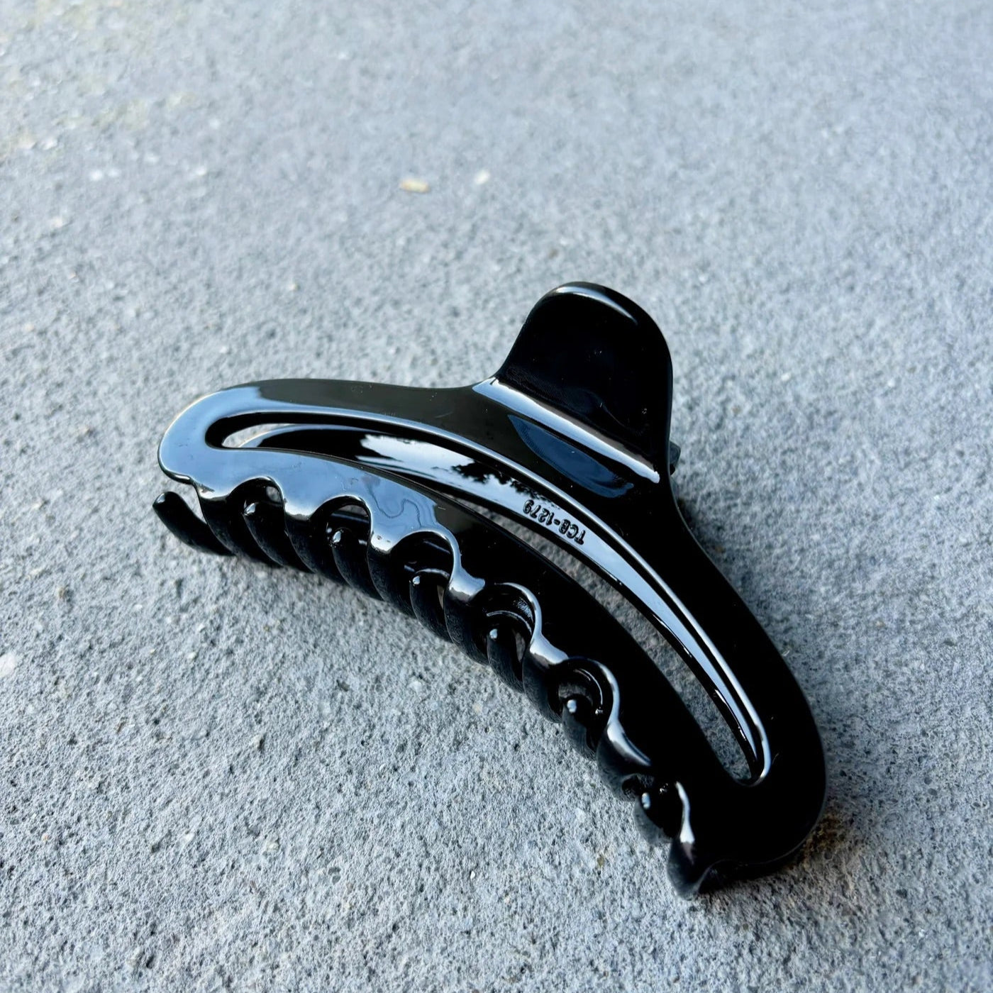 Zen Oval Hair Claw Clip