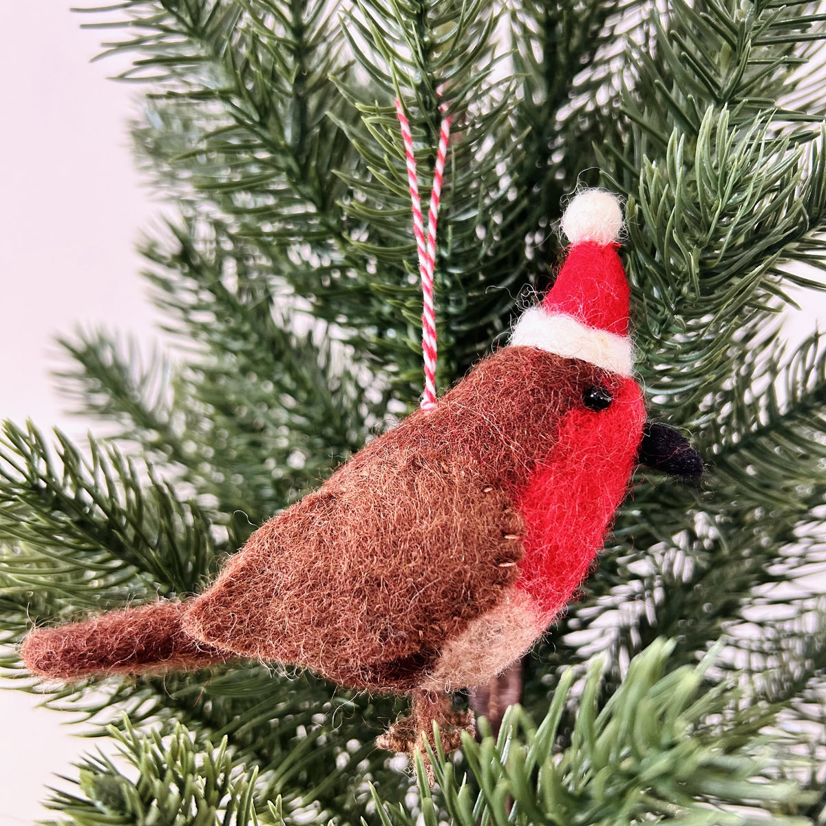 Robin Ruth Wool Decoration