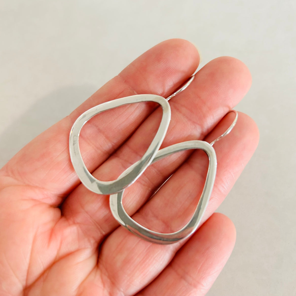 Single Loop Earring Silver
