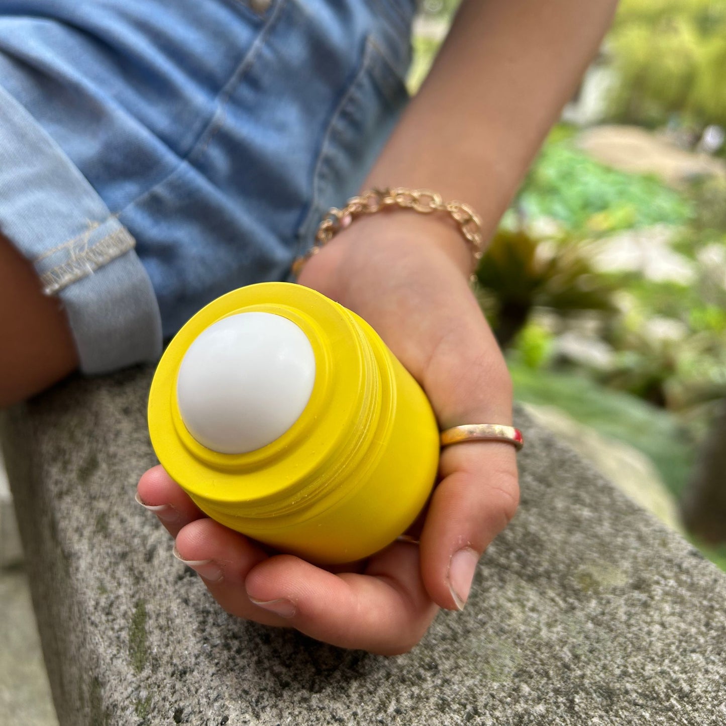 Refillable Sunscreen Applicator Sunshine Yellow