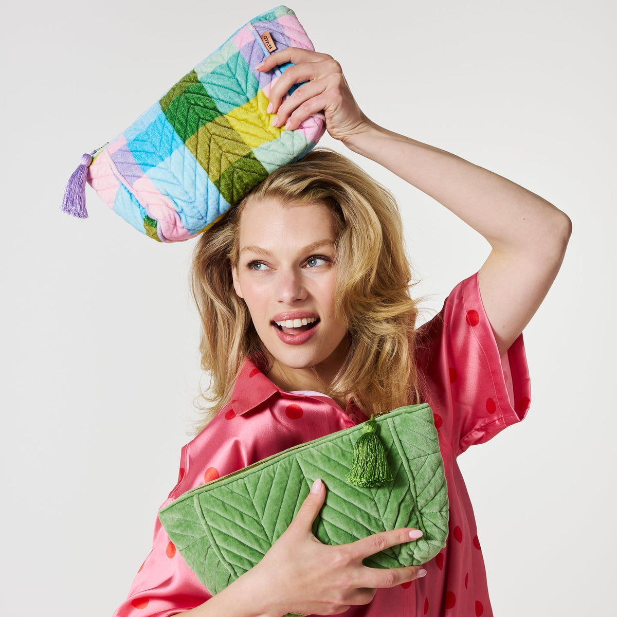 Pesto Velvet Toiletry Bag