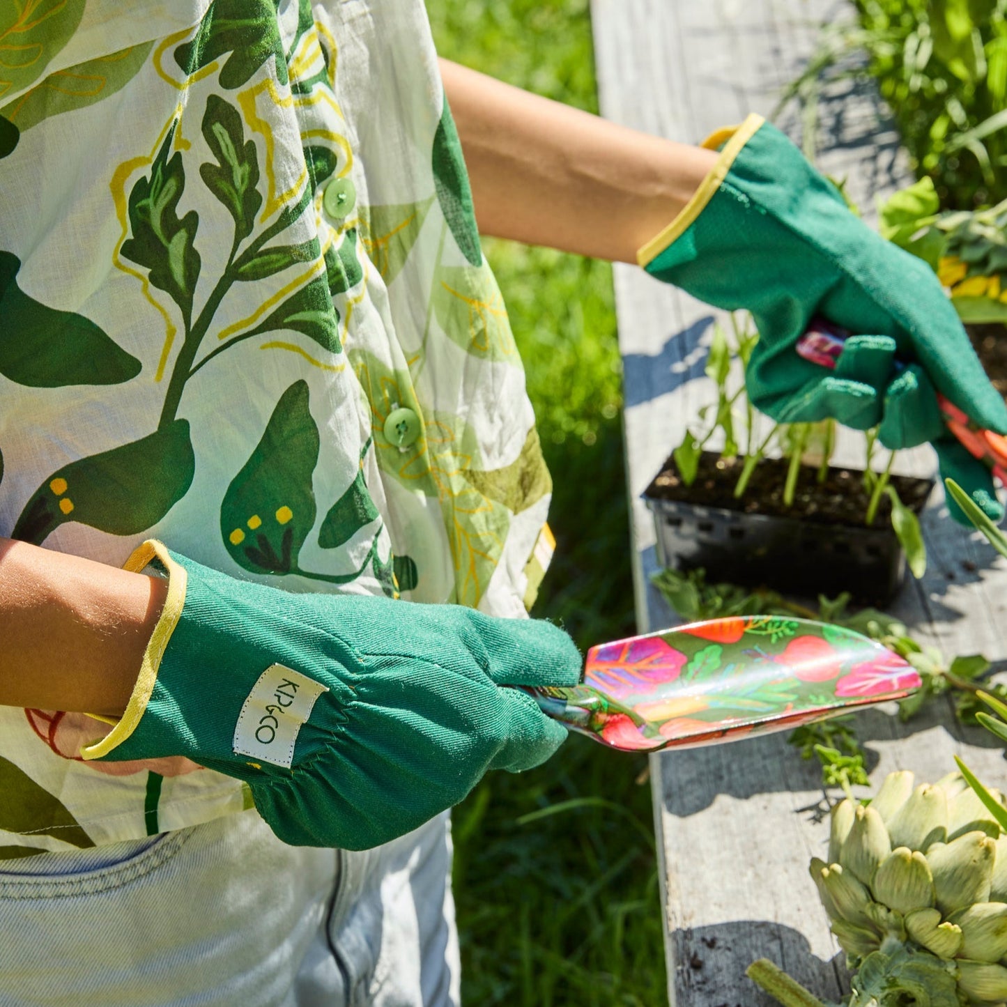 Veggie Soup Garden Tools and Gloves Set