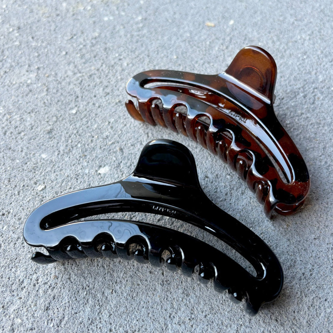 Zen Oval Hair Claw Clip