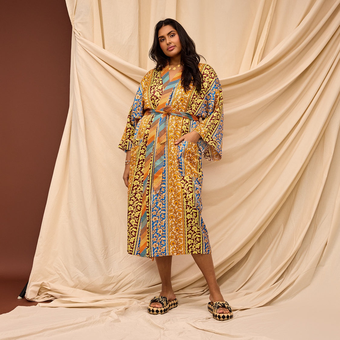 Thea Robe
