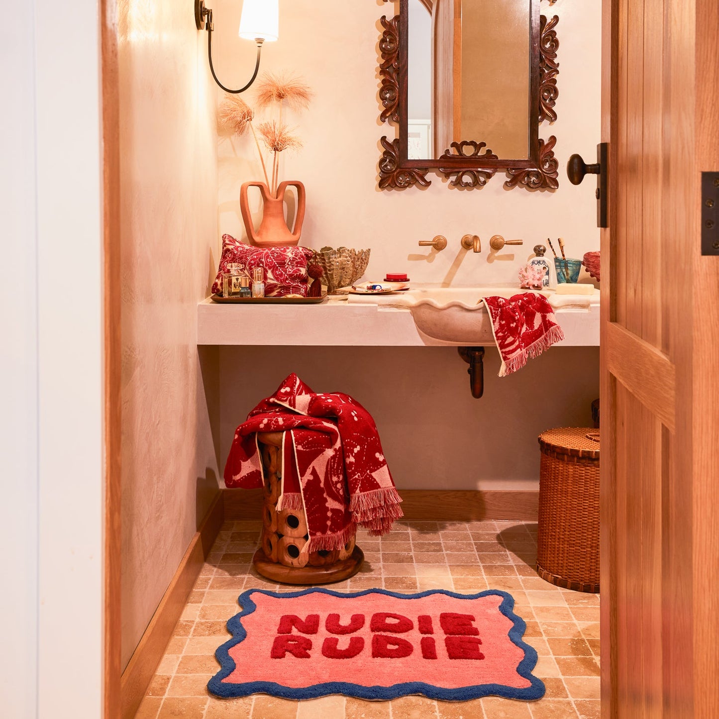 Hibiscus Amalie Nudie Bath Mat