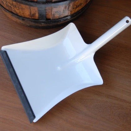White Dustpan