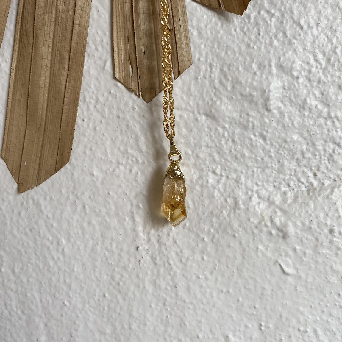 Admes Stone Necklace