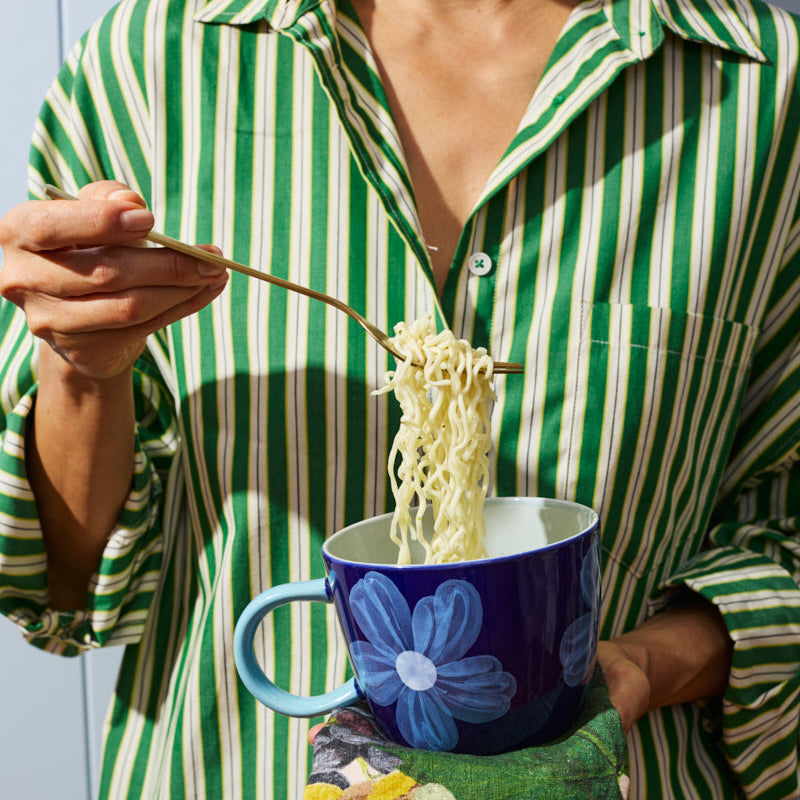 Navy Daisy Chino Boss Mug