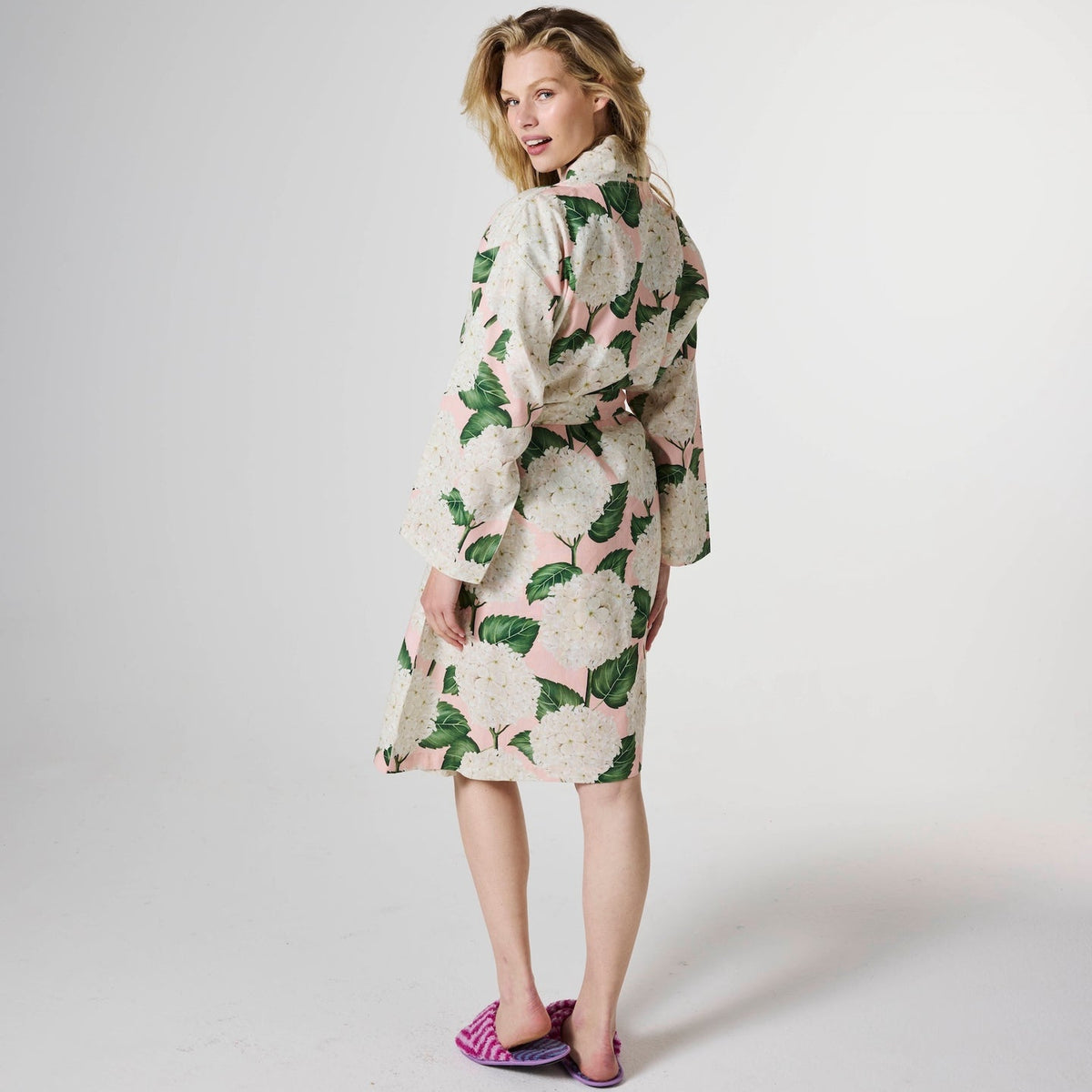 Hydrangea Pink Linen Robe