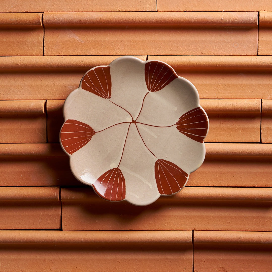 June's Daisy Plate Fan Flower