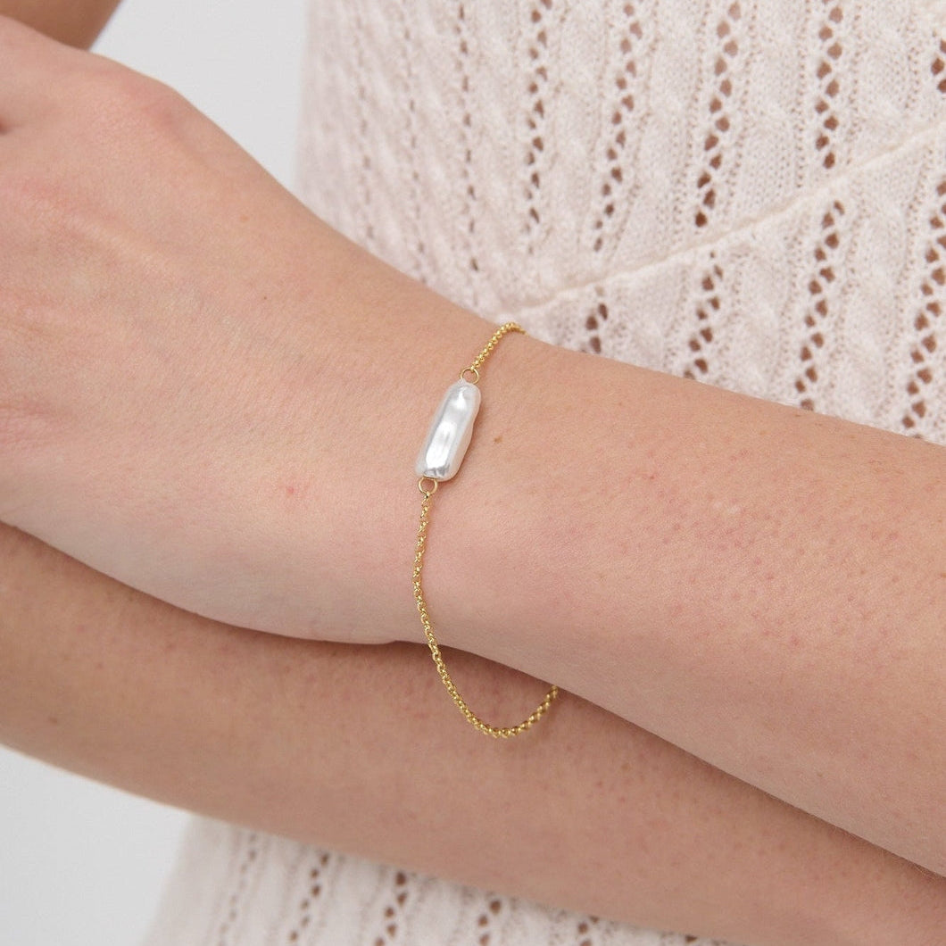 Orbit Baroque Pearl Bracelet