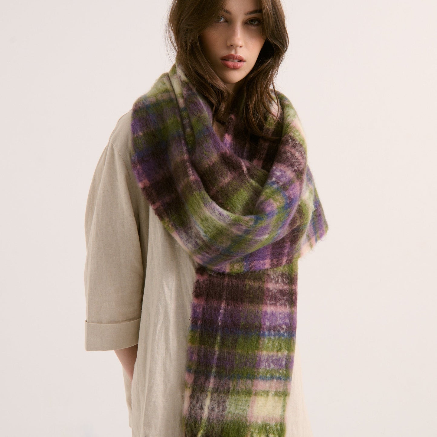 Vacanza Fluffy Scarf