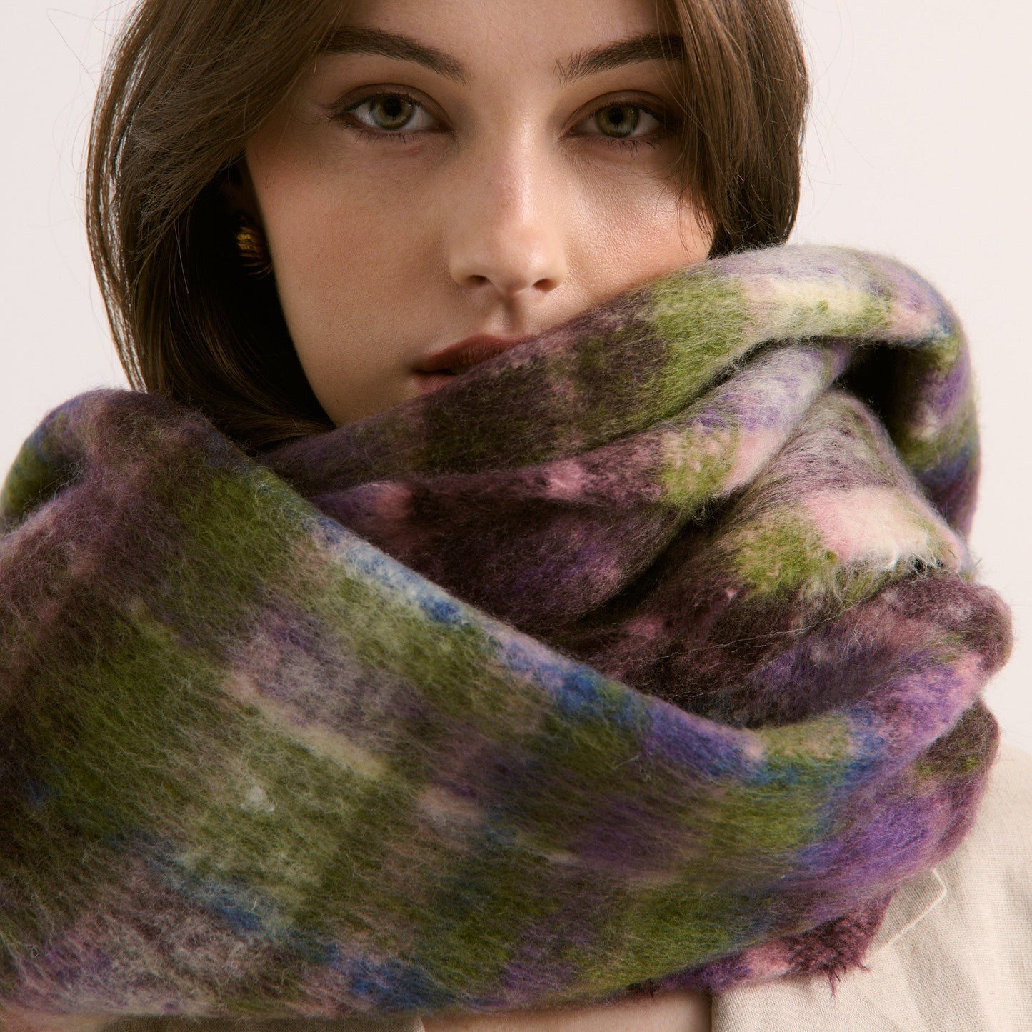 Vacanza Fluffy Scarf