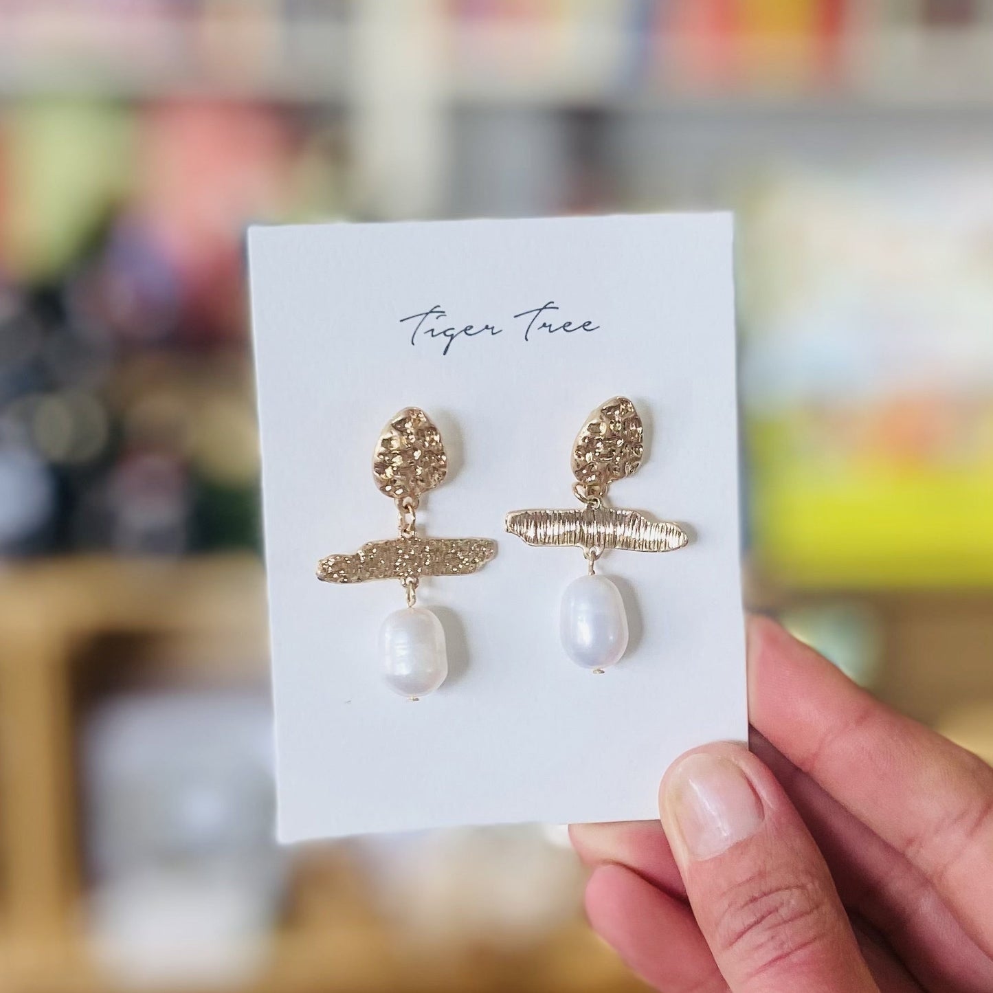 Serena Pearl Gold Earrings