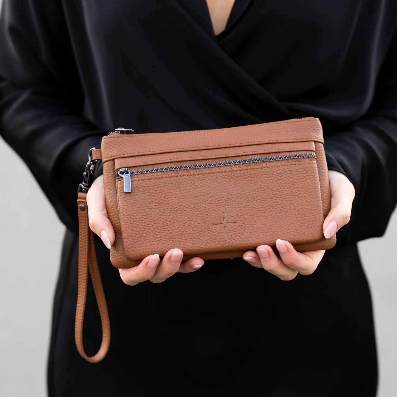 Bethany Zip Clutch Pebbled Tan