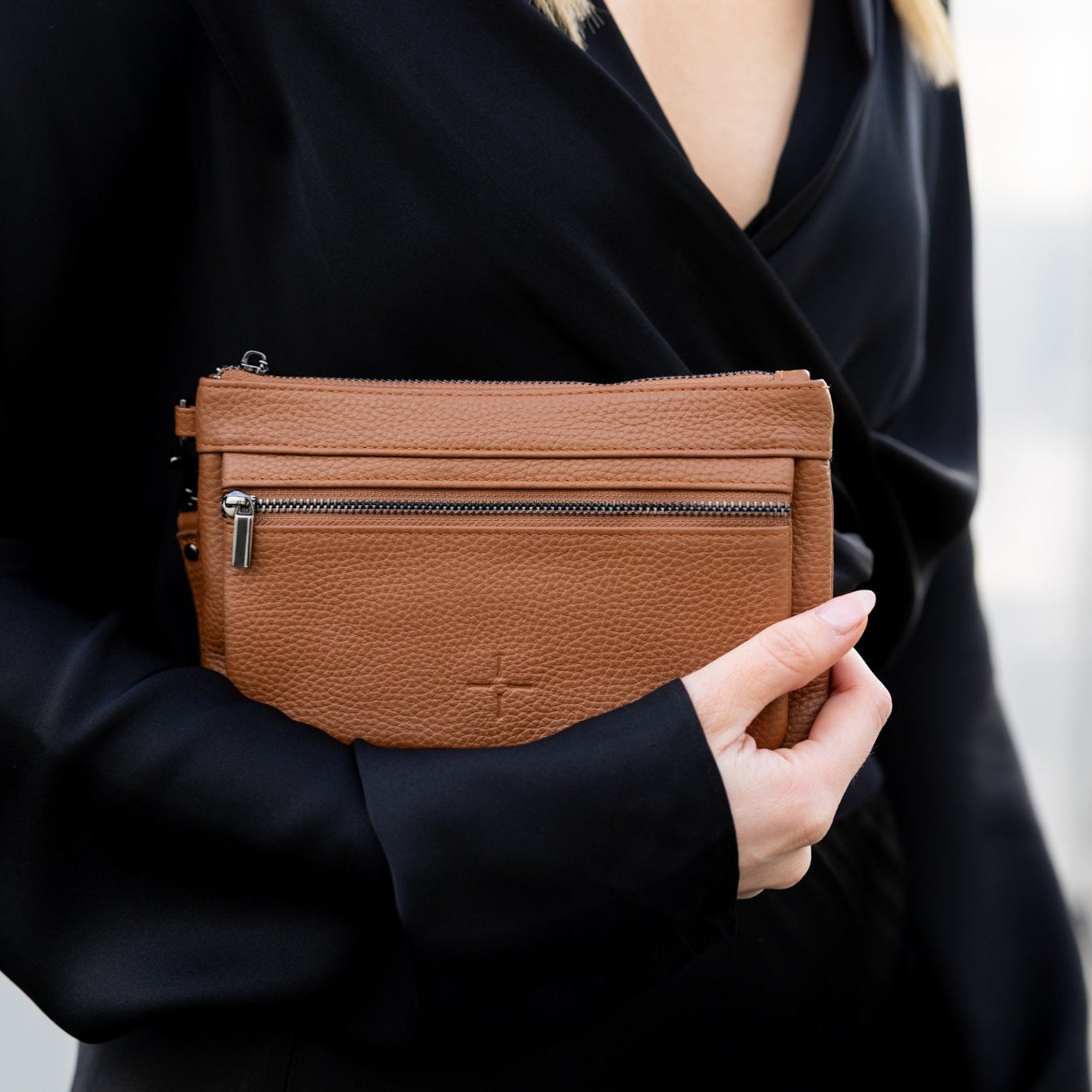 Bethany Zip Clutch Pebbled Tan