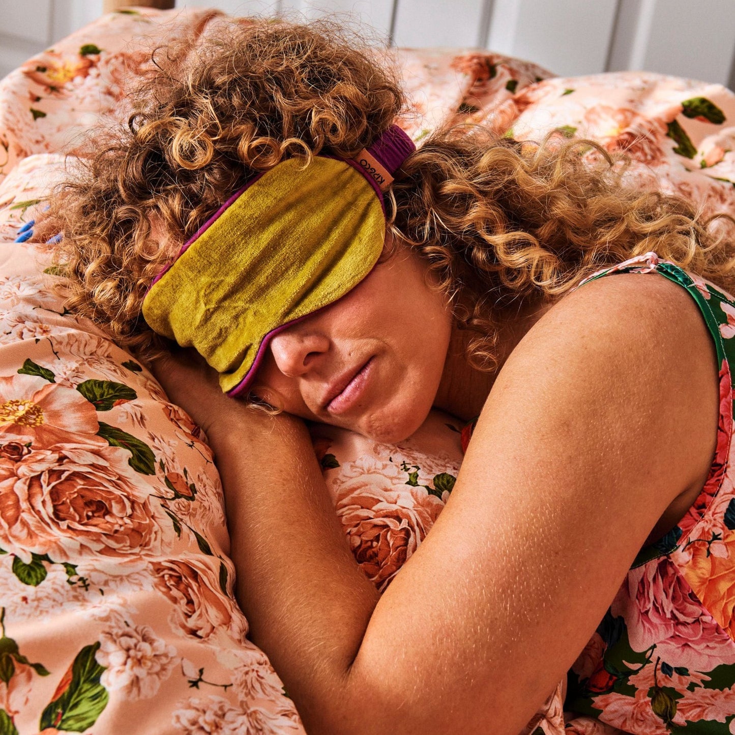 Off Duty Velvet Eye Mask