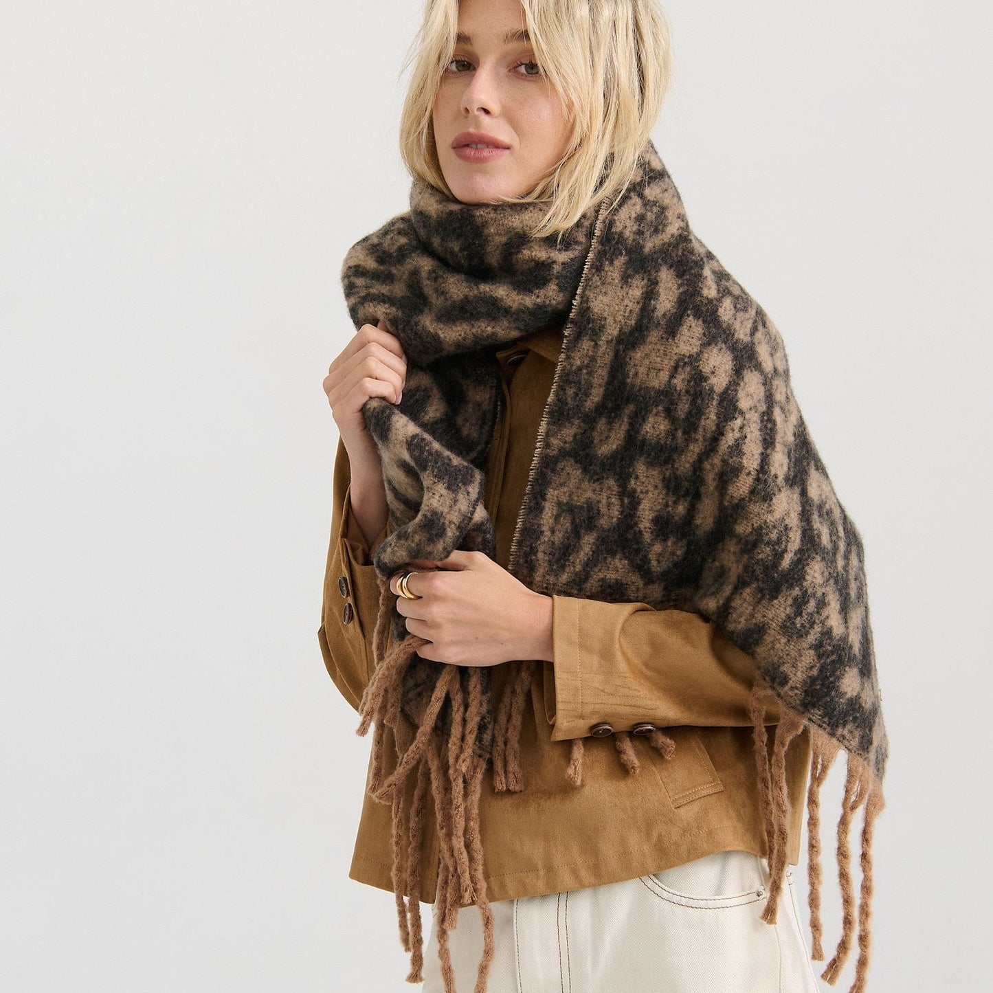 Leopard Patterned Fluffy Scarf