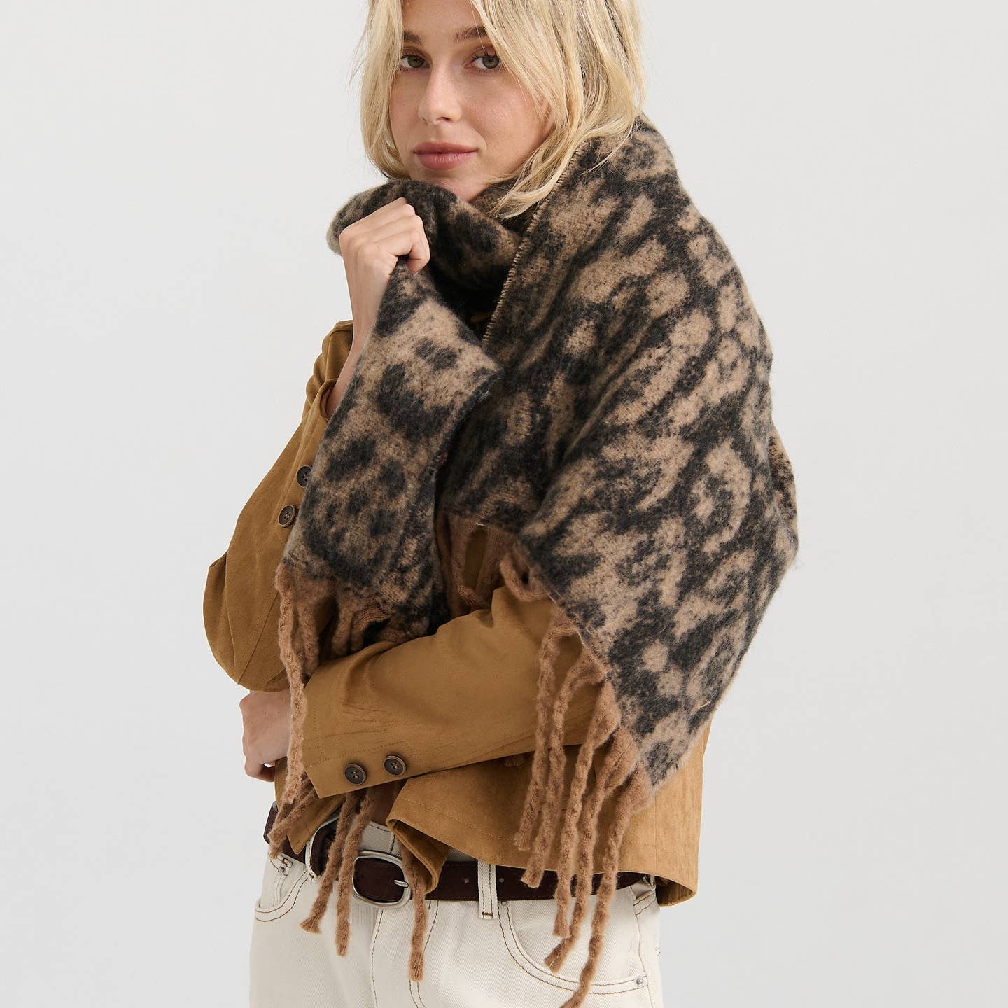 Leopard Patterned Fluffy Scarf